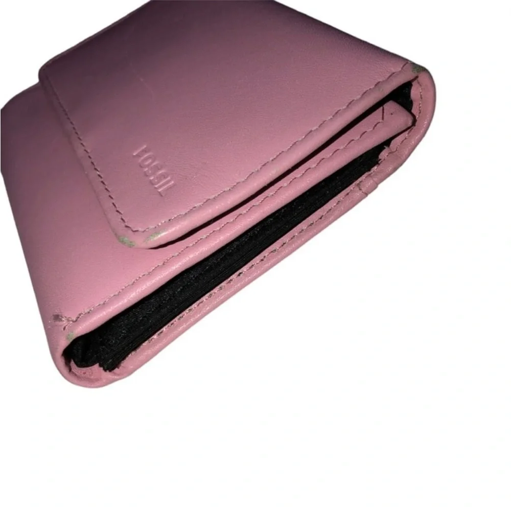 fossil new un used baby soft pink LEATHER quad fold card wallet credit c…
